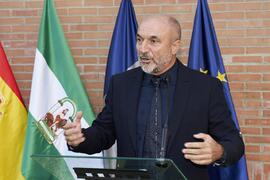 Eugenio Luque. Homenaje al personal jubilado de la Facultad de Ciencias Económicas y Empresariales. Campus de El Ejido. Septiembre de 2022