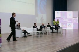 Itziar Alonso-Arbiol. Panel de expertos. 7º Congreso Internacional de Actividad Física Deportiva para Mayores. Escuela Técnica Superior de Ingeniería de Telecomunicaciones y de Informática. Noviembre de 2017