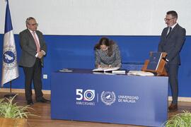 Toma de posesión de Lucía Luque Nadal como profesora titular del Área de Lingüística General de la Universidad de Málaga. Toma de posesión de nuevos catedráticos y profesores titulares de la Universidad de Málaga. Paraninfo. Noviembre de 2023