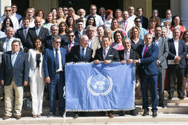 Foto de grupo. Presentación del Centro Internacional de Autoridades y Líderes. Ayuntamiento de Má...