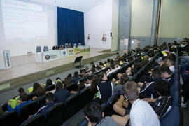 Beatriz Lacomba imparte la ponencia "Prueba para el acceso y admisión a la Universidad"...