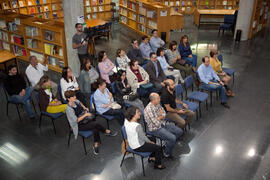 Asistentes a la presentación de la novela 'El protegido', de Pablo Aranda. Biblioteca General. Abril 2015